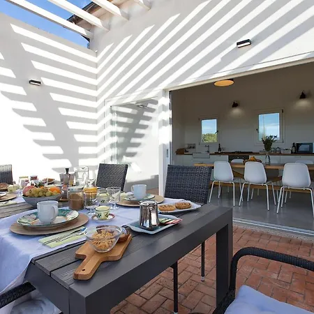 Cb Country House *