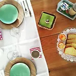 Cb Country House