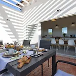 Cb Country House *